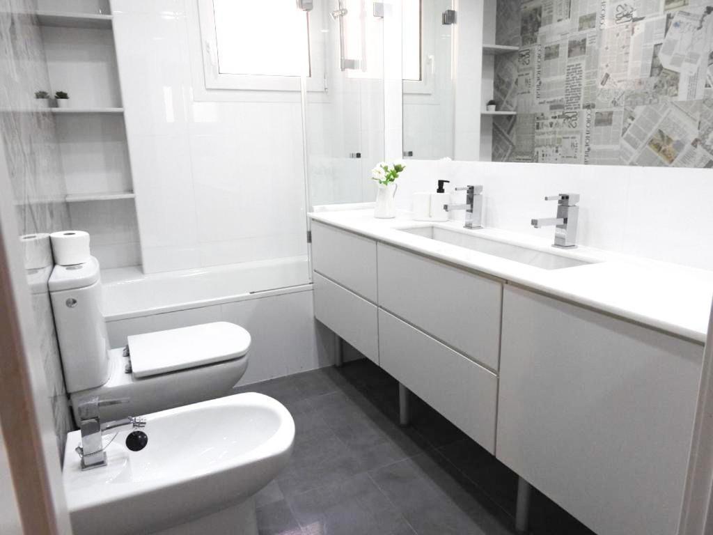 Carihuela Beach Suite Apartment Torremolinos Buitenkant foto